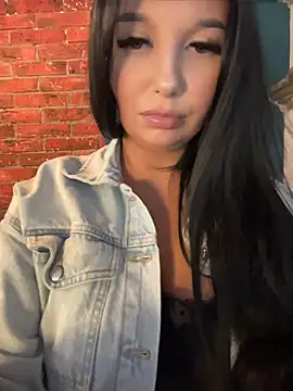 Tisha_Busty live cam preview