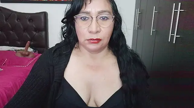 Grace_mature_milf