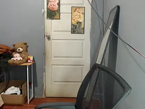 stripyapril live sex cam