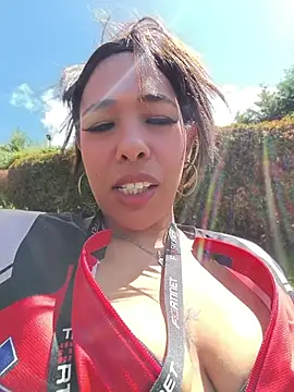 Ivon_C live cam preview