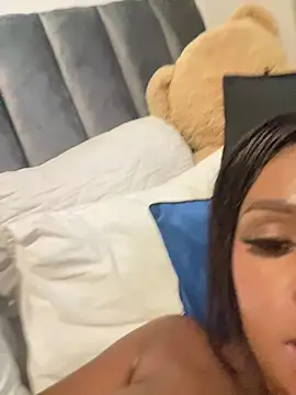 LuciousLips96