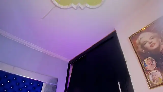 Ciara_HotTs live cam on StripChat
