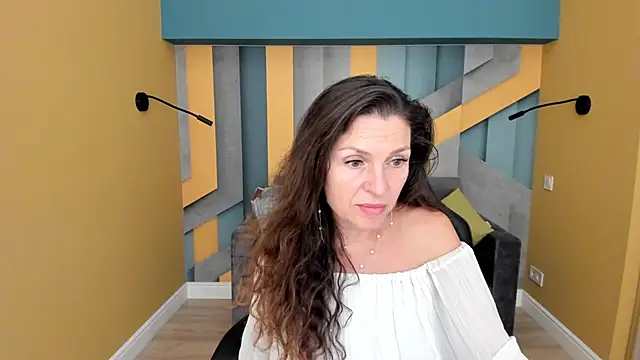 EllaLong live cam on StripChat