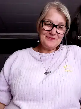irinamaux live cam preview