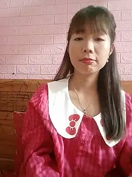 AmyLinee01 live cam on StripChat