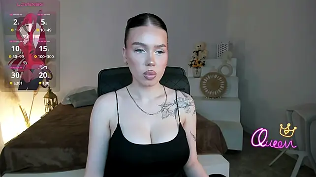 mistress_of_hearts live cam on StripChat