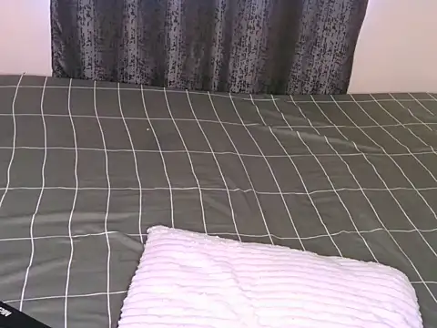 Bustycece live cam on StripChat