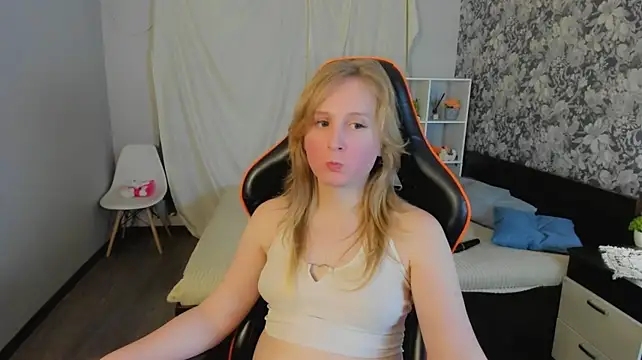 Модель: Laila_Blarr
