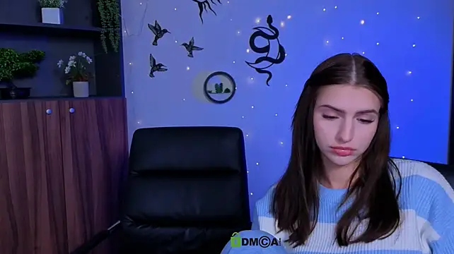 lisa_dark_