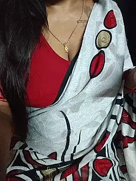 ratri893 live cam on StripChat