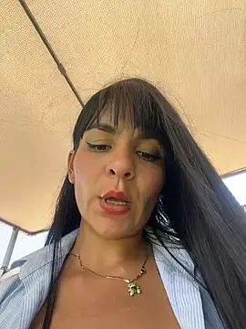 LuxeBrunetteXXX