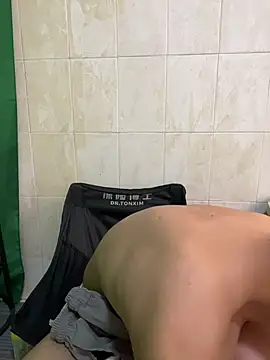 Uu_g live cam on StripChat