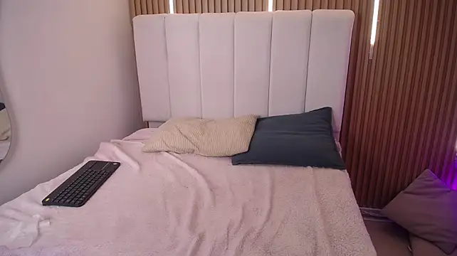 KimSensual_