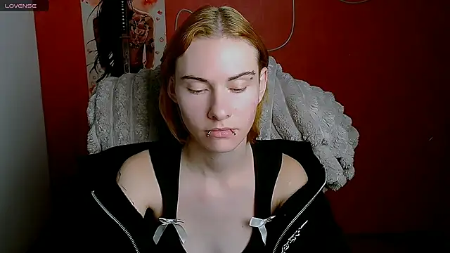 Fiona_Night live cam on StripChat