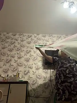 LoloMensens live cam on StripChat