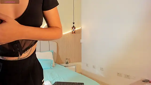TianaBelle live cam preview