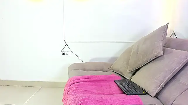 ArohomLester_
