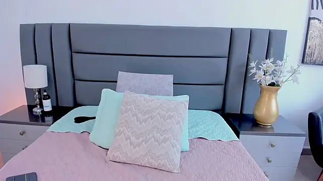 MelissaFoxx live cam on StripChat