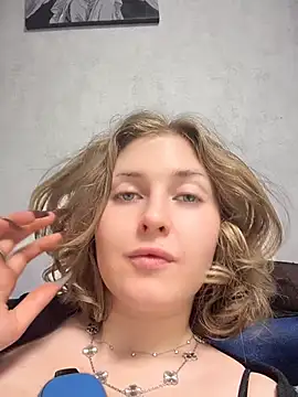 KellyKeler live cam on StripChat