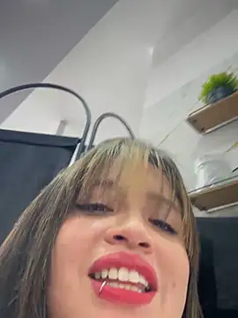 Melany-1 live cam on StripChat