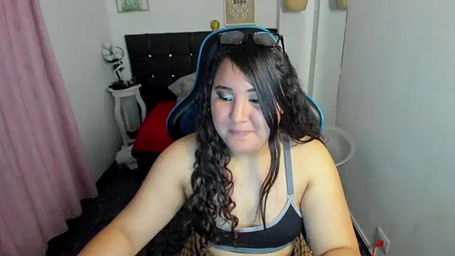 Veronica24_bj live cam on StripChat