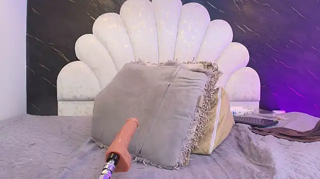 _MiaBrown_ webcam