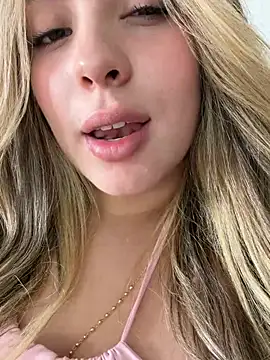 Cloee_Rainbow1 live sex cam
