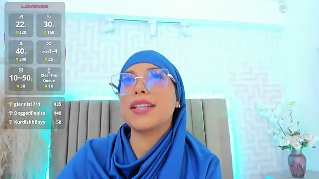 naishaa_ (F young) - Sexy naked+oil boobs 🍒