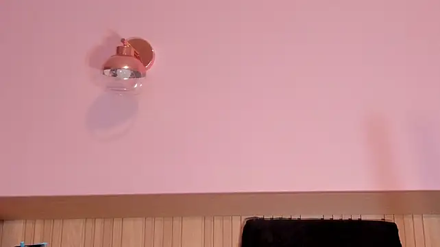 Laraebony_