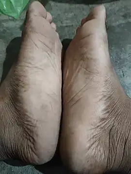 bigfeet96 (Ask my age) - Cum