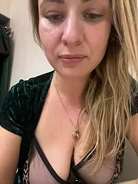 sweetOlga webcam stripchat model stream image