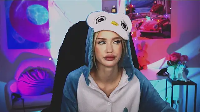 AngelaHolmes