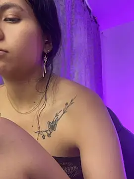 SOL-9 live cam on StripChat