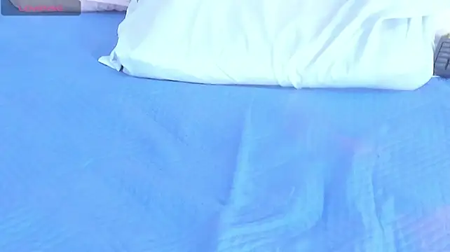 Michelle-Daniels live cam on StripChat