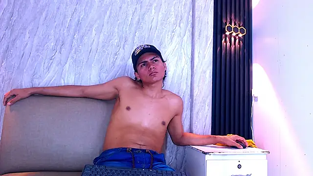 PatrickHard_ live cam on StripChat