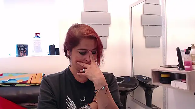 eva_twiss live cam preview