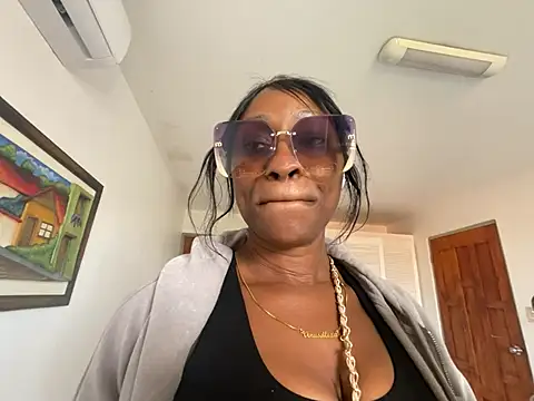 wynterheat (F milf) - Pussy Play | 2 tokens or more