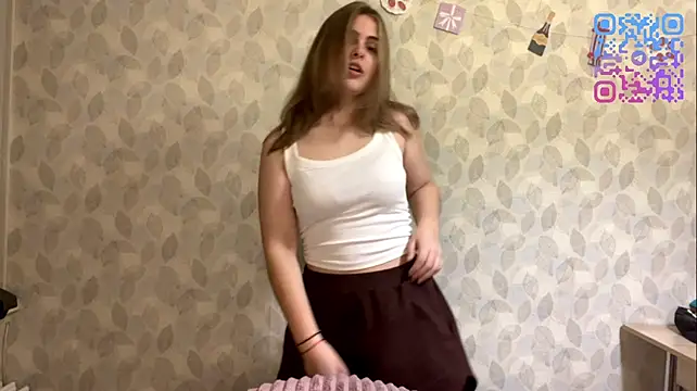 jessicashelvy (F teen) - Change my pants into short shorts🥰