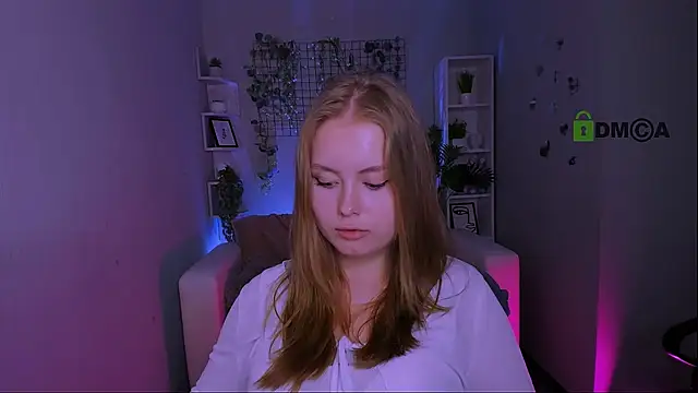 helena_so_shyy
