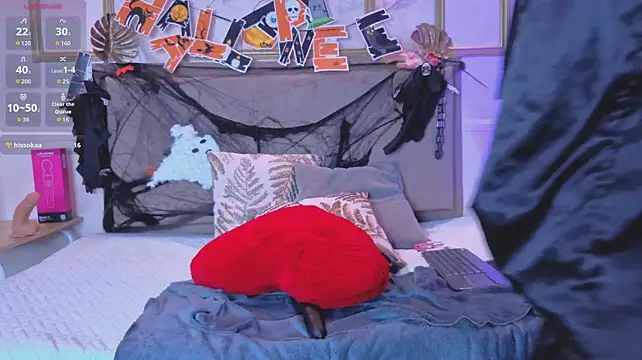 Mia_collins16