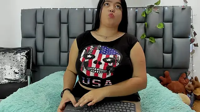 Isabella_18 webcam