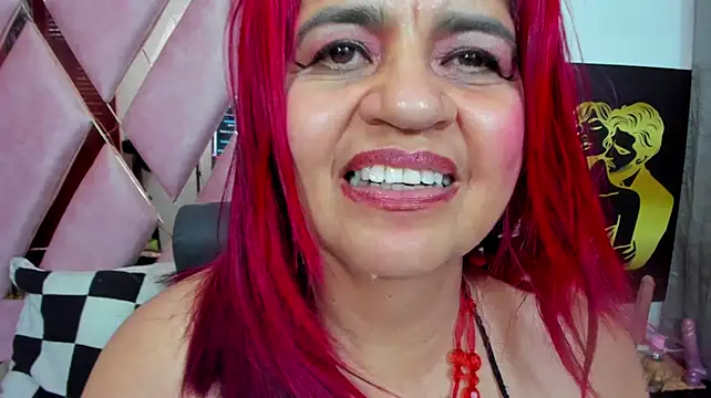 RoxetteMature live cam on StripChat