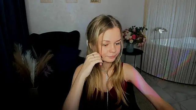 MidnighteAura live cam on StripChat
