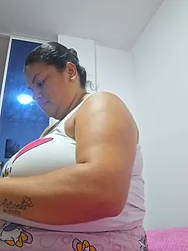 Juli_grandestetas live cam on StripChat