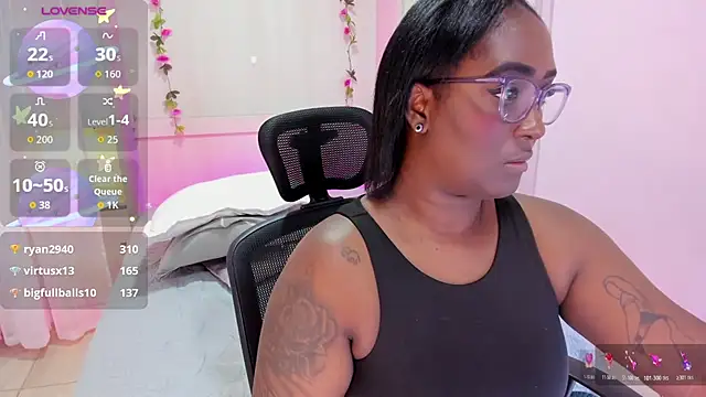 alison_daniels_ live cam on StripChat