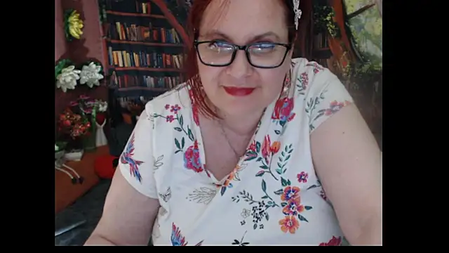PlayfullMature live cam preview