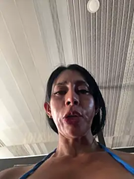 kenia_castro1 live cam on StripChat