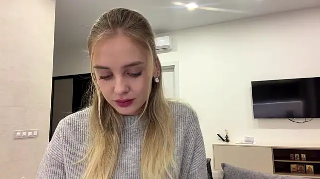 Shy_of_dream live cam on StripChat
