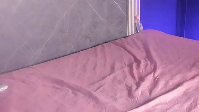 _Astrid_queen live cam on StripChat