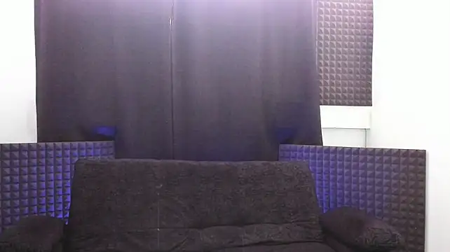 jhonnysnow17 live cam on StripChat